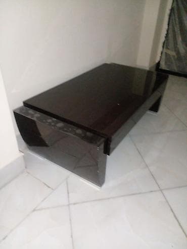 Düz masa, Açılmayan, Təkərsiz, Parlaq laminat