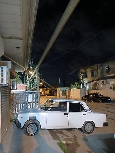 vaz baqaj: VAZ 2107, ağ rəng, sedan Xüsusiyyətlər: - Mexaniki sürətlər qutusu - — 8