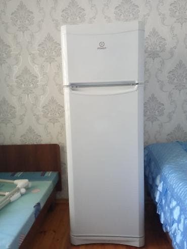 İşlənmiş 2 qapılı Indesit Soyuducu Satılır, rəng - Ağ
