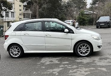 mercedes benz a 160: Mercedes-Benz B 180 – ağ rəngli, 5 qapılı kompakt hetçbek. İdeal — 2