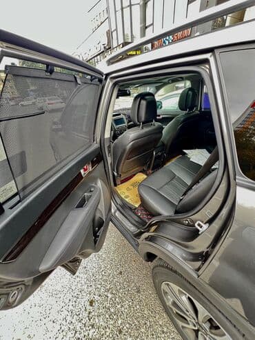 xacmazda ucuz avtomabiller: Kia Sorento şəhər və uzun məsafələr üçün rahat, geniş və funksional — 13