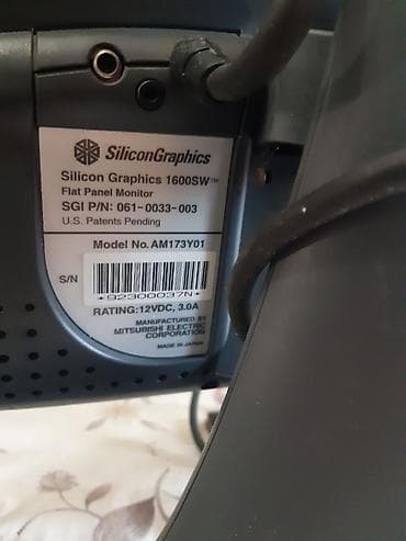 iphone komputer qiymetleri: Два компьютера 1го поколения2002/3 I MAC APPLE 700 ман($3990) и — 5
