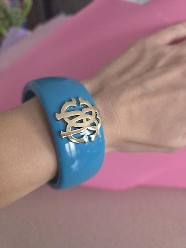 bijuteri: Roberto Cavalli. Original. Yeni - Material: parlaq, hamar — 2