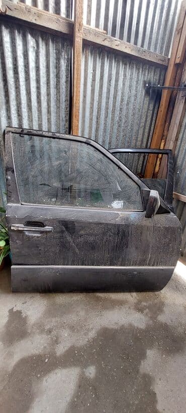 mersedes 208d: Mercedes-Benz W124, 1995 il, Almaniya, Ünvandan götürmə — 2