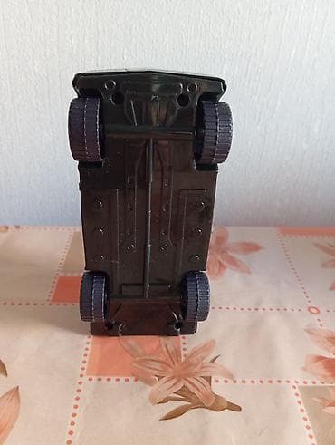 meissen: Ilon Maskin maşını – futuristik pikap dizaynı plastmasli. - Model — 5