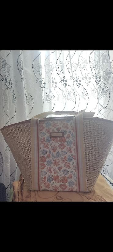 kepka modelleri: Laura Ashley qadın çantası – yay üslubunda geniş tote model etiket — 1