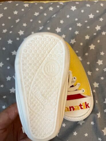 qebelend ters ev: 3 ayaqqabi 16, 18, 21 razmer hamisi birlikde 30 azn 1 ci olan — 8