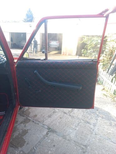 Lüğətlər: VAZ 2106, klassik sedan Xüsusiyyətlər: - Korpus: 4 qapılı sedan — 12