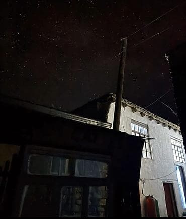 qaradağ rayonu sahil qəsəbəsi: Quba-Xınalıq kəndi: 4 otaqlı 200kv metr Təsvir: - Dağ mənzərəli, sakit — 3