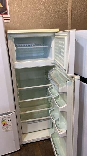 iki qapılı soyuducular: İşlənmiş 2 qapılı Indesit Soyuducu Satılır, rəng - Gümüşü — 3