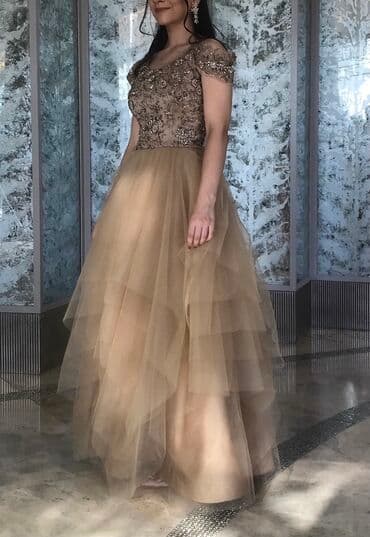 mərkəzi univermaq qizil: 1 defe geyinilib, tikilmishdi, razmer S — 1