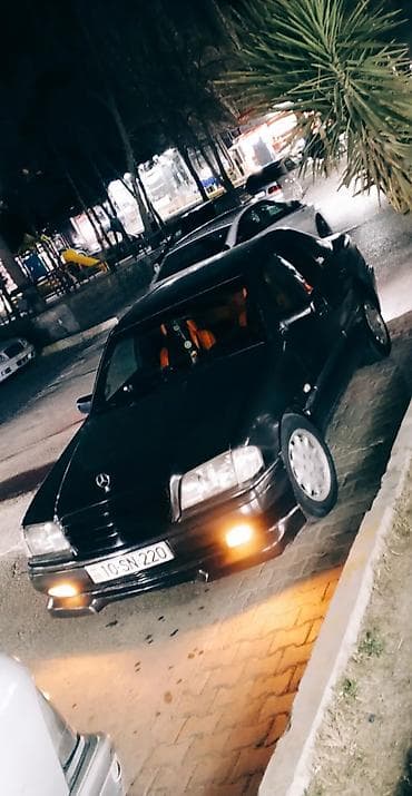 guzgu manitor: Mercedes-Benz C-Sinfi (W202) sedan tekerler 195.65.15 yaxsi vezyetdedi — 3