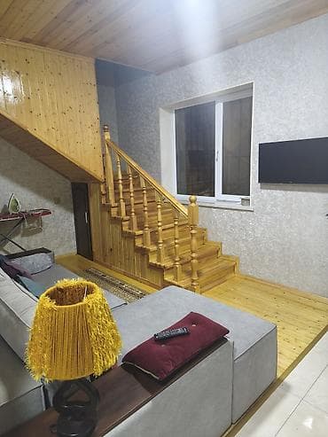 ecemide heyet evleri: 2 mərtəbəli həyət evi - Plan: Aşağıda yatag otağı, mətbəx zonası; — 3