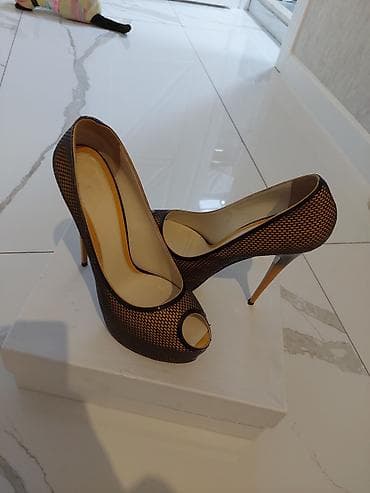 dəri ev ayaqqabıları: Tuflilər — 2