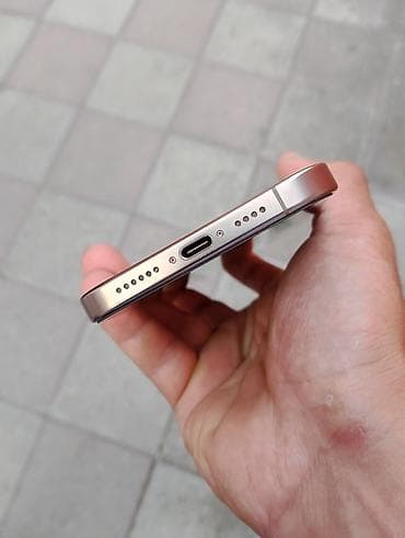 apple mac mini: IPhone 16 Pro Max, Qızılı, Face ID — 3