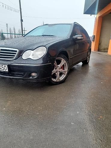 Транспорт: Mercedes-Benz C‑Class sedan - Kuzov: qara rəngli sedan, klassik — 9