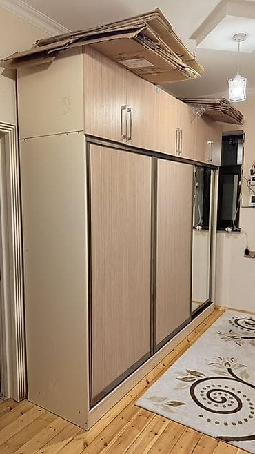 3 qapılı, Güzgülü, Bej, Kupe, Düz dolab