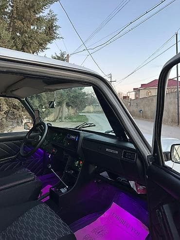 vaz 2107 abirsofka: VAZ 2107 sedan – ağ rəng, 4 qapı, arxa ötürücülü. Xarici: - Klassik — 8