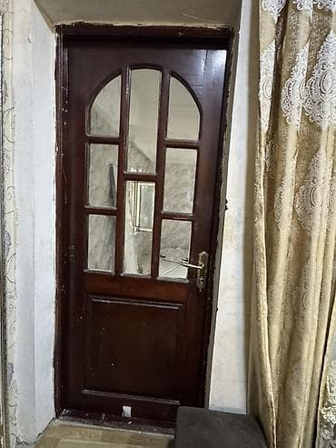 seyfi qapi: Ağac qapı – şüşəli dizayn - Material: massiv ağac - Rəng: tünd — 1