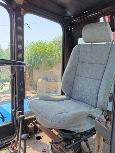 селка трактор: Traktor T28, 1985 il, 555 at gücü, motor 4.5 l, İşlənmiş — 5