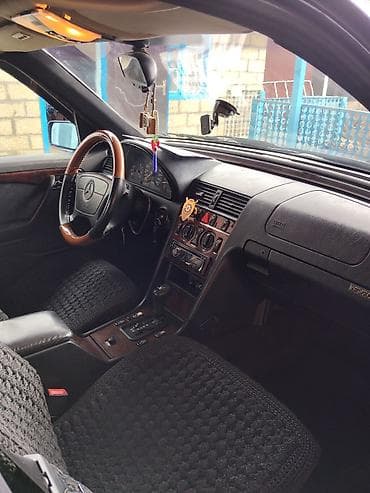 190 mercedes 1992: Mersedes (C200) — 5