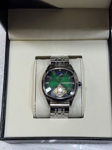 Yeni, Qol saatı, Cartier