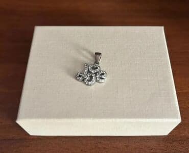 tek qaş: Кулон, Надписи — 2