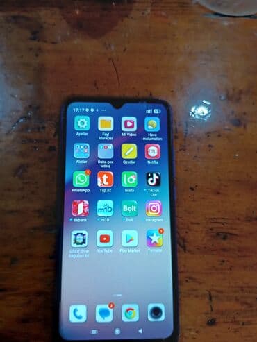 redmi note 9 ekran: Mavi rəngdə smartfon Xüsusiyyətlər: - 6.5″ ətrafı tam ekran, damla — 1