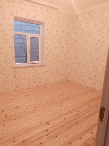 agsuda satilan evler: Yola Yaxın Məhəlləsi asvalt Marketin yanında yerleşir.Və 326 nömreli — 8