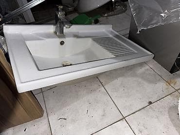 dolab satilir: Satılır: Qara şüşə fasadlı hamam dolabı (asılqan tipli) - Üst hissə — 5