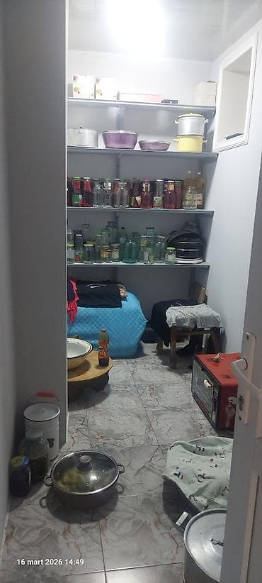 ev girovu ilə kredit: 5otaqlı mənzil – mətbəx, sanitar qovşaq və zal - Plan: zal, yataq — 6