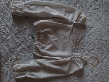 klassik koynekler: Ağ rəngli qısa bluz - Dizayn: kvadrat yaxa, çiyində yüngül büzgülü — 1