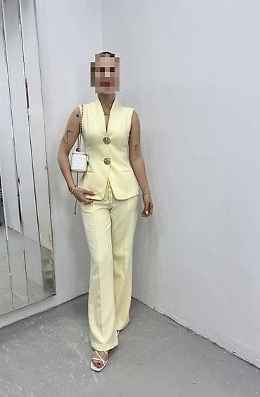 110 aznə alınıb, 1 dəfə geyinilib. M razmerdir, şalvarın bel hissəsi