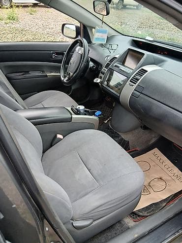 daewoo 2005 model: Toyota Prius – hibrid hetçbek - Rəng: tünd boz (metallik) - Kuzov: 5 — 10