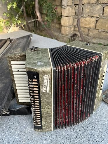 elektro akustik gitara: Qarmon, Akustik — 1