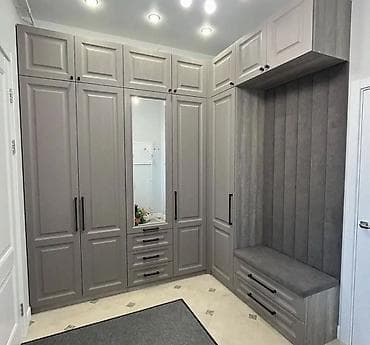 Künc koridor dəsti – qarderob və oturacaq zonası ilə tamamlanmış