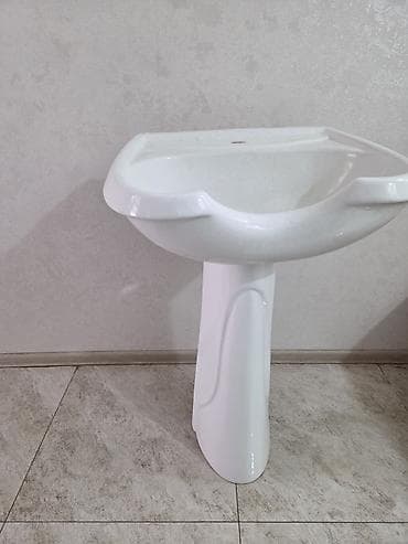 Santexnika: Məhsul: Keramik ayaqlı əl-üz yuma çanağı Xüsusiyyətlər: - Material — 2