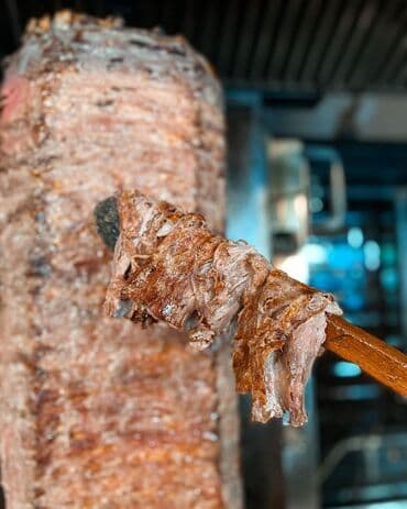 Sifarişlə hazır yeməklər: Odun atəşində bişirilən ət dönər - 100% dana ətindən, qat-qat əl ilə — 11