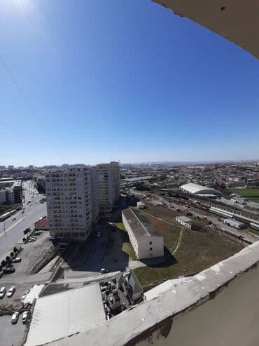 Razin Akkorda 20 mertebeli binanın 17-ci mərtəbəsində yerləşən ümumi — 9