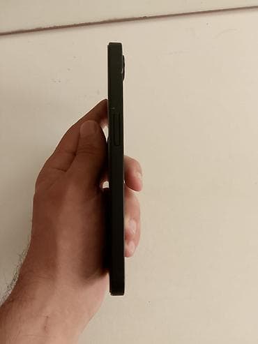 iphone 17 2 ci el: IPhone 16e, 128 GB, Qara, Barmaq izi, Simsiz şarj, Face ID — 3