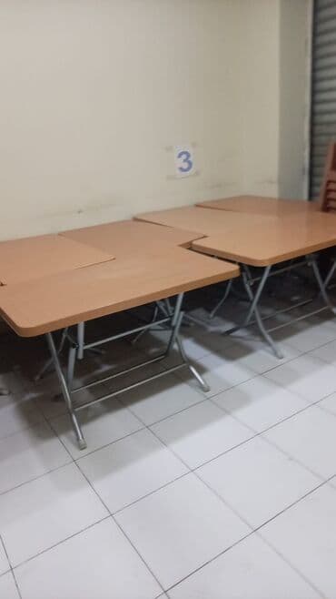 işlenmiş mebellerin satışı: Masa desti cox az işlənib. 7 dest var masa qatlanib — 3