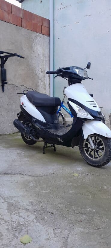 moped tufan m50: Skuter – XROAD Sunshine, ağ/qara rəng komplekti Xüsusiyyətlər: - — 3