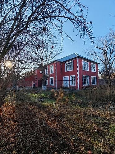 dezgahlar satilir: 6 otaq. 160 kv. 10 sot. Kupçalı. Horadiz şəhəri, mərkəzdə 2 mərtəbəli — 1