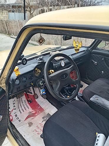 bmw tekeri: VAZ 2106 sedan - Kuzov: 4 qapılı sedan, bej rəng - Ön panel: klassik — 9