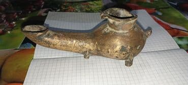 kohne qab: Məhsul: Köhnə mis/pirinç yağ lampası (klassik “lamp” tipli) Təsvir: - — 3