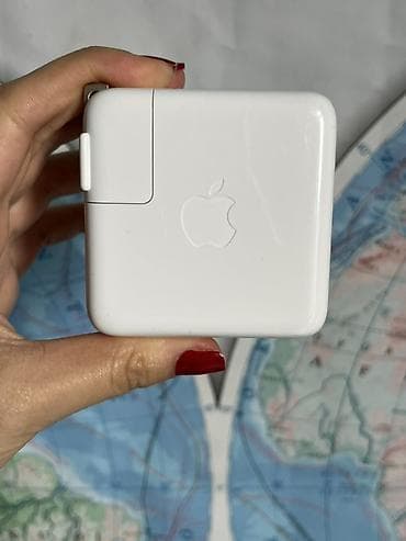 iphon xr: Apple 70W USB‑C Power Adapter (Model A2518) - Güc: 70W - Port: USB‑C — 5