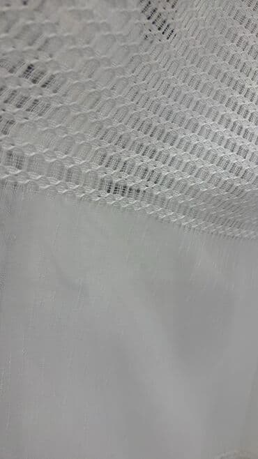 metbex tulleri: Ağ rəngdə, zolaqlı dizaynı olan tül pərdə. Yüngül və şəffaf materialı — 4