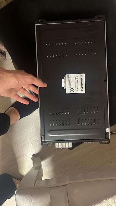 mi 12 t: SOUNDMAX avtomobil audio komplekti - Gücləndirici: Soundmax — 2