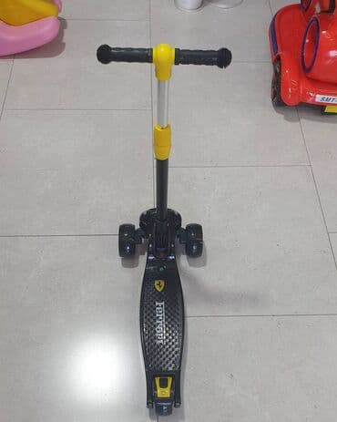 детские самокаты с родительской ручкой: Samakat Ferrari 🛴 3-7 yaş👼 Ölkə daxili pulsuz çatdırılma📦 Musiqi 🎶 Led — 2