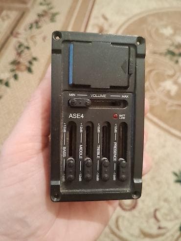 gita: ASE4 akustik/elektro gitara preamp və ekvalayzer modulu - 4 zolaqlı — 2